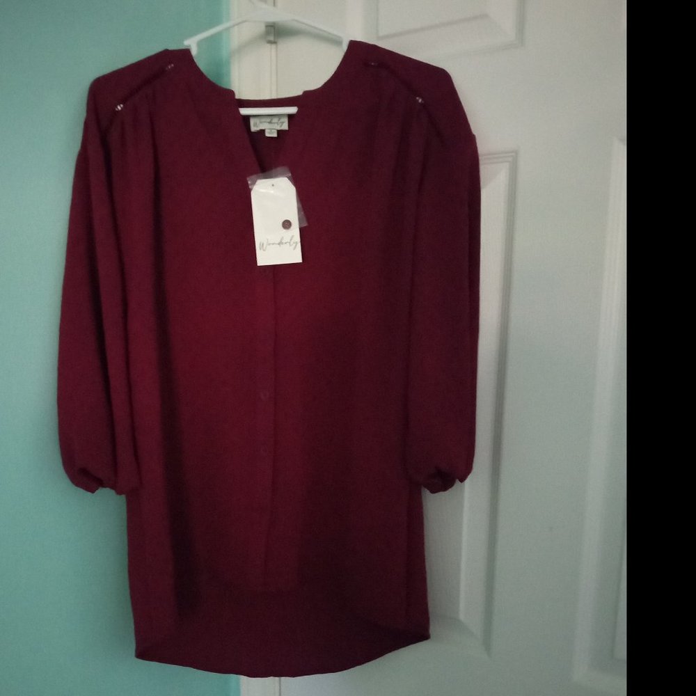 New Wonderly blouse color burgundy tunic style size S